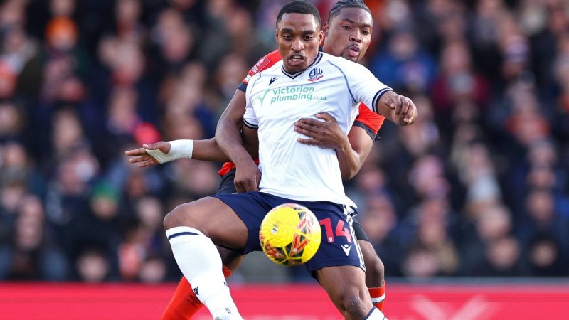 Gesundheit! Nigeria-Stürmer verletzt sich beim Niesen