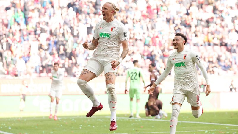 Augsburg feiert gegen St. Pauli den ersten Saisonsieg
