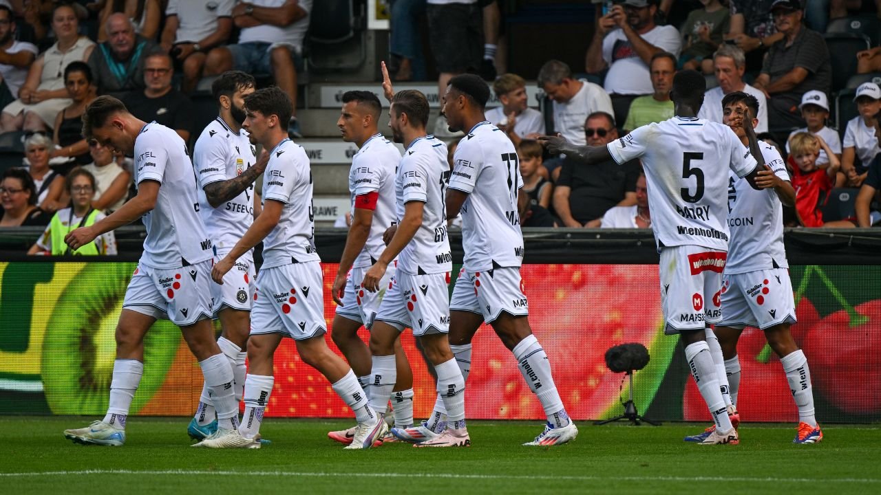 Wiener Austria lädt Hilfskräfte zu Bundesliga-Spiel ein