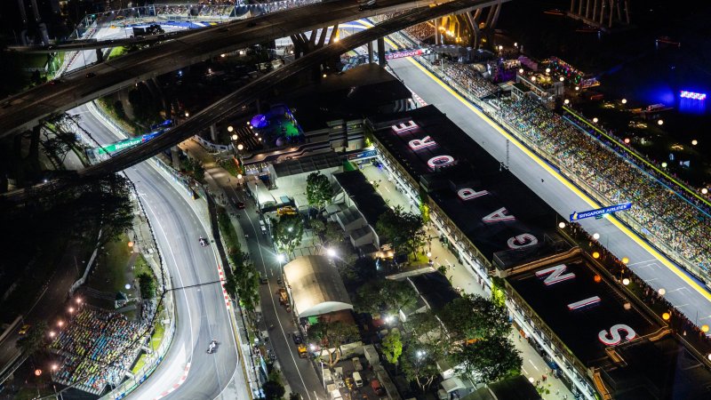 Mercedes und Racing Bulls mit Speziallackierung für Singapur