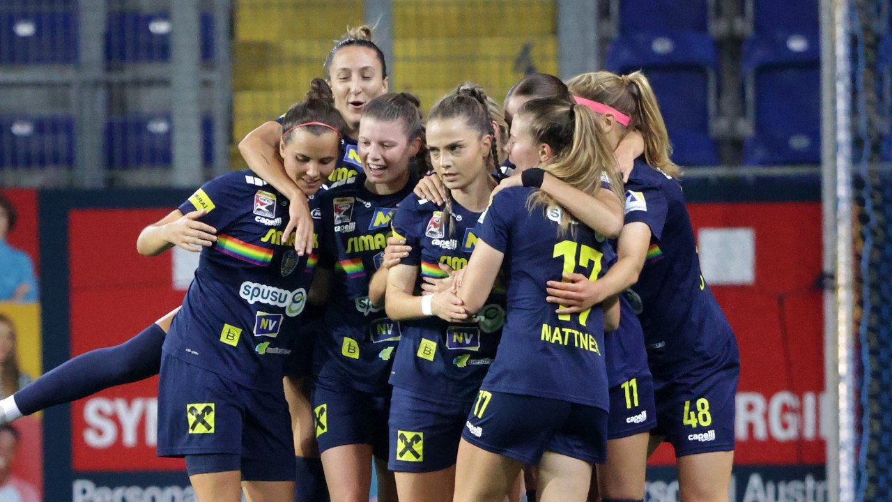 St. Pöltens Frauen mit einem Bein in der <a href='/de/daten/news/champions-league/' class='tag'>Champions League</a>