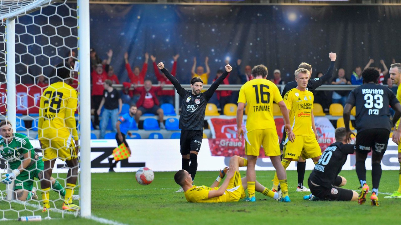 Zehn "Falken" ringen den <a href='/de/daten/news/fussball/sv-lafnitz/' class='tag'>SV Lafnitz</a> nieder