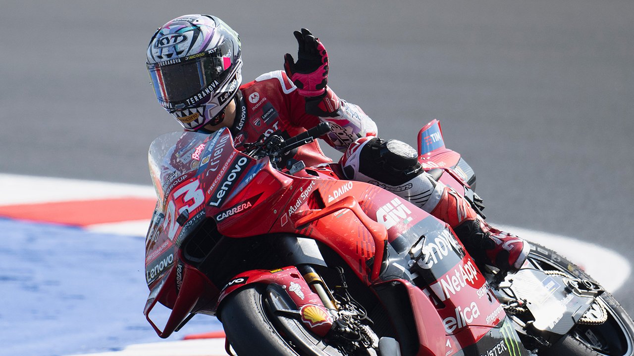 Bagnaia im Kiesbett! Doch <a href='/de/daten/news/ducati/' class='tag'>Ducati</a> jubelt trotzdem in Misano