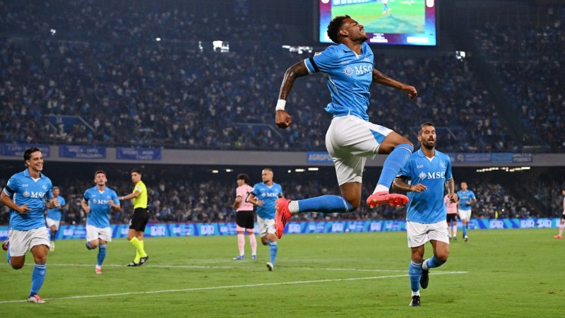 Napoli fegt Palermo mit Gala-Vorstellung vom Platz