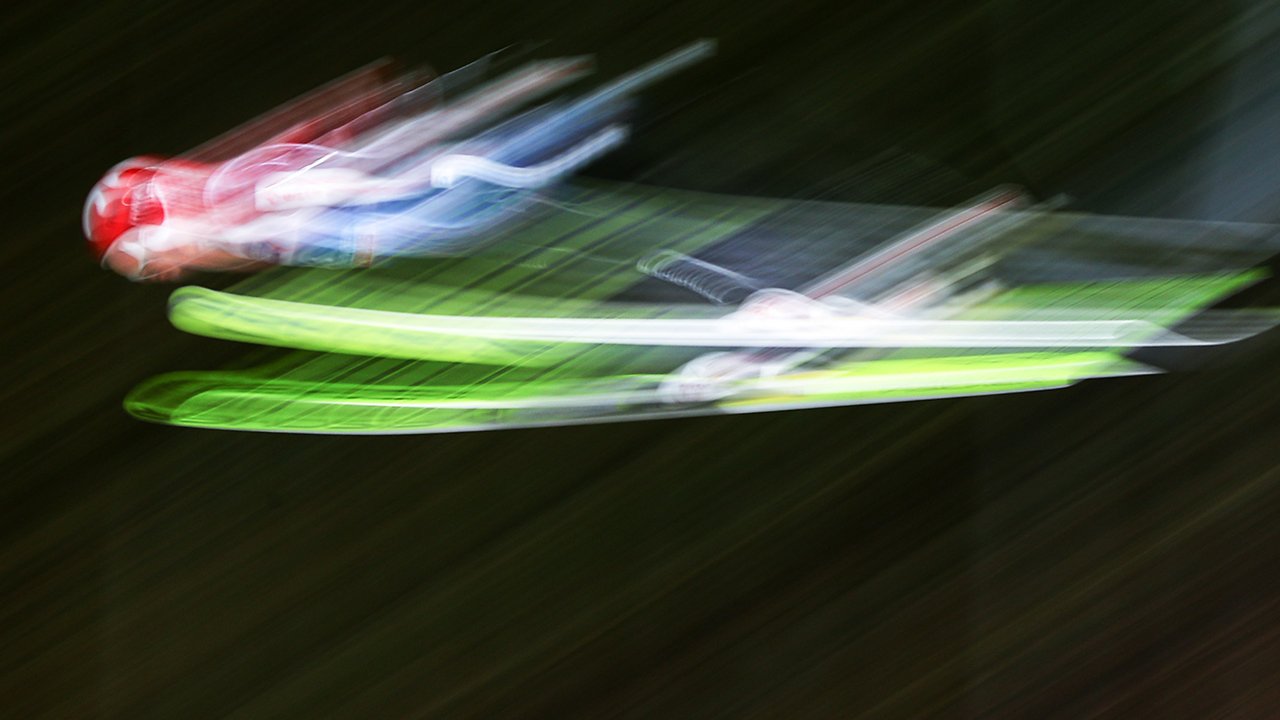 Die FIS überwacht Skispringer künftig mit NFC-Chips