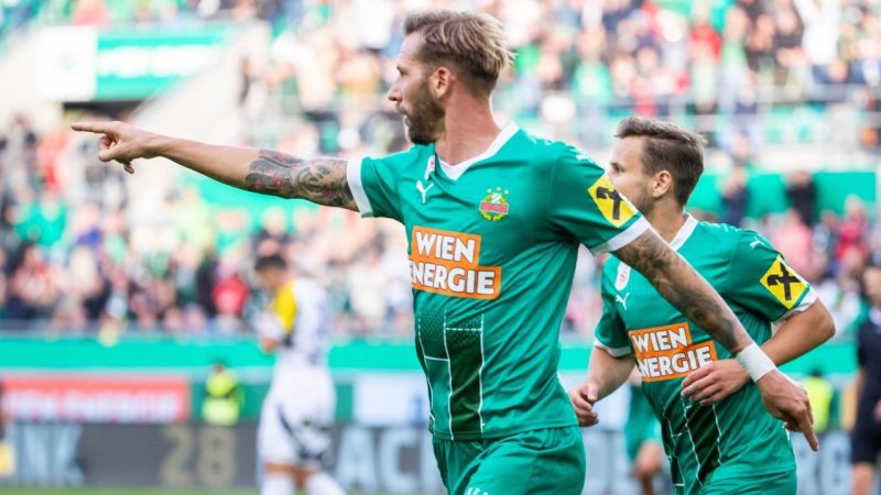 Hier siehst du Istanbul Basaksehir gegen SK Rapid live im TV