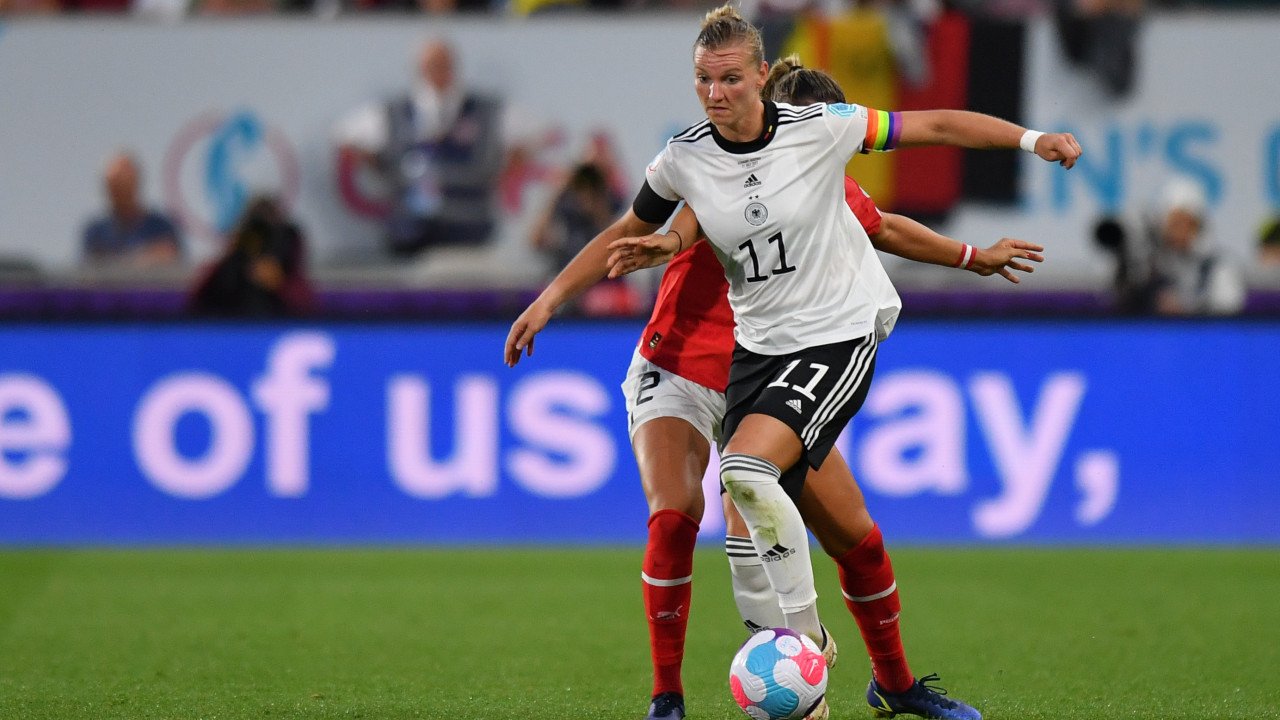 DFB-Frauen: Langjährige Kapitänin tritt zurück