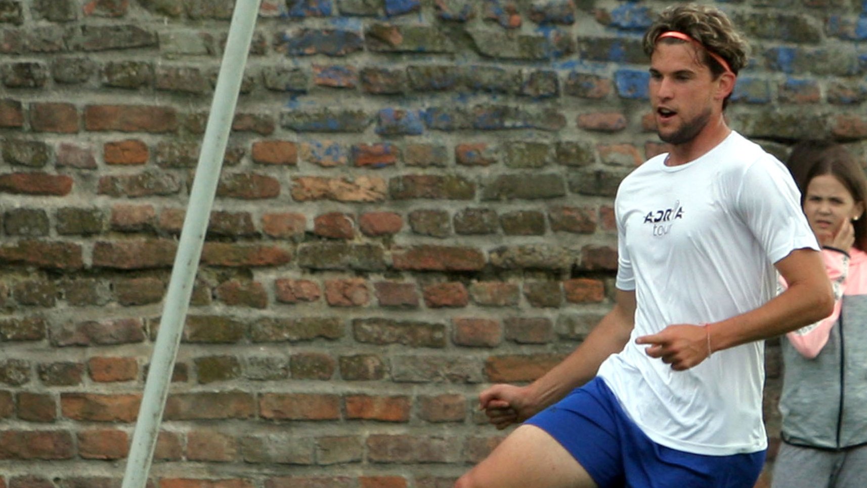 <a href='/de/daten/news/tennis/tennis/' class='tag'>Tennis</a>-Ass <a href='/de/daten/news/tennis/dominic-thiem/' class='tag'>Dominic Thiem</a> versucht sich nun als Fußballer