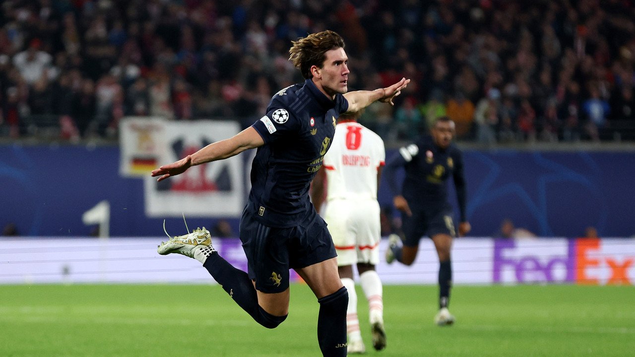 Trotz Unterzahl: Juve gewinnt Torfestival in Leipzig