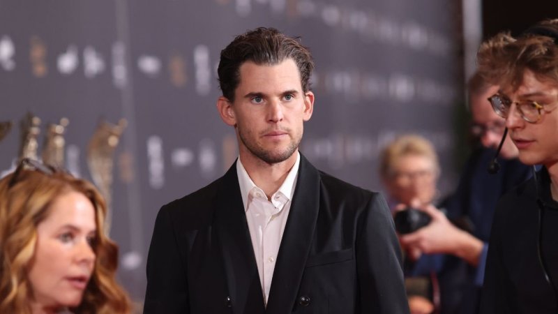 Alaba überreicht Thiem spezielle Auszeichnung