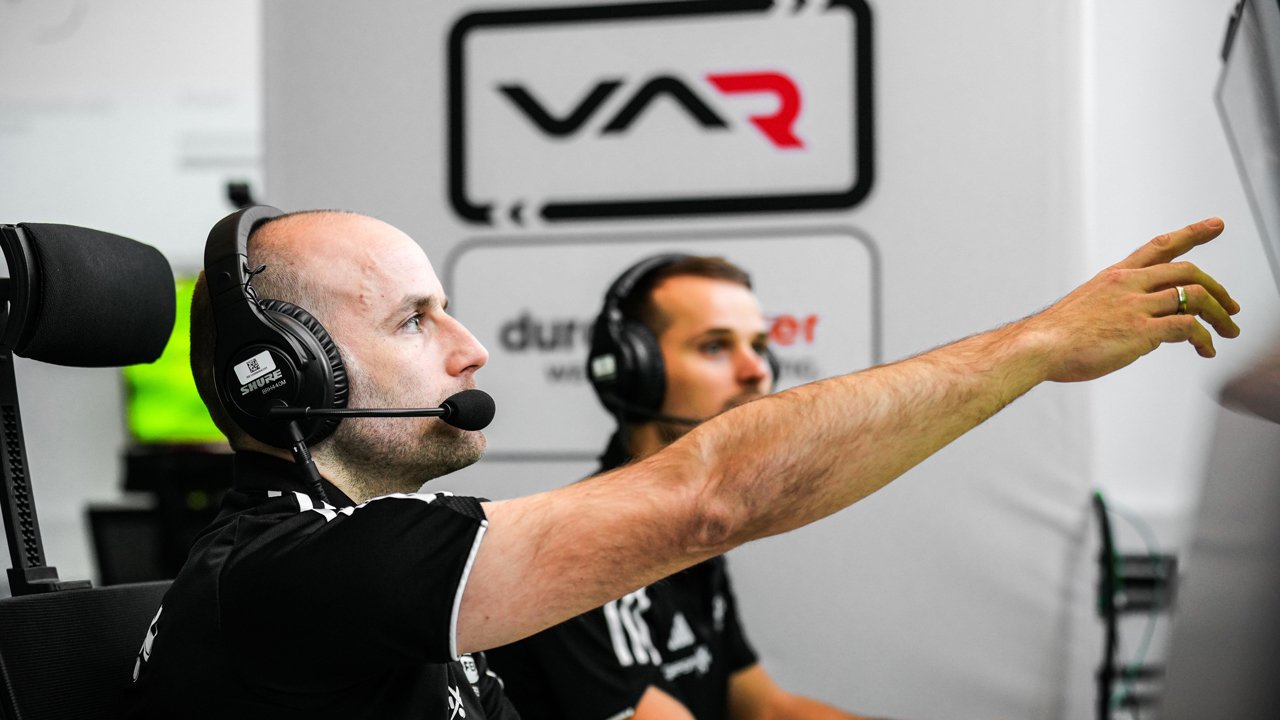 Umfrage: Soll der VAR abgeschafft werden?