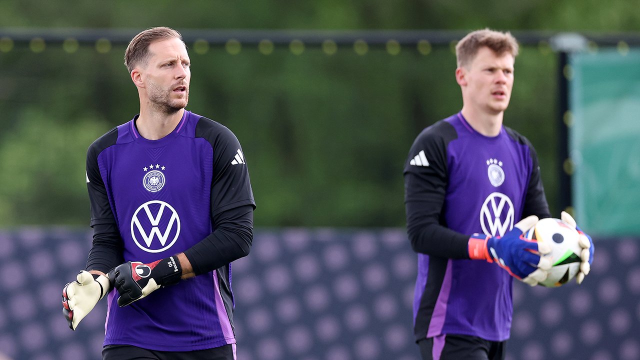 DFB-Keeper-Duell: Kahn legt sich nicht fest, Adler schon