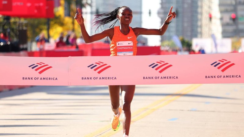 Fabelzeit: Kenianerin knackt im Marathon Weltrekord