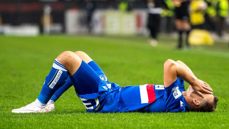 <a href='/de/daten/news/fussball/gak/' class='tag'>GAK</a> nach Derby-Niederlage am Boden: "Es tut schon so weh"