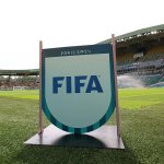 "Mittelfinger für Frauenfußball" - 100 Spielerinnen vs. FIFA