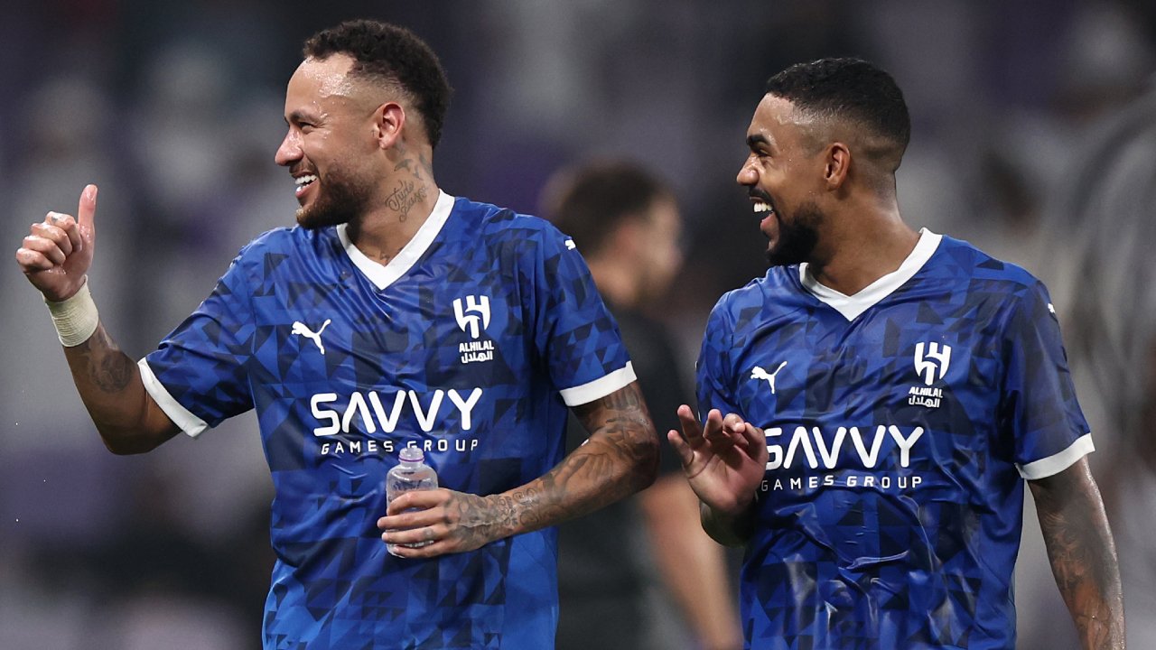 13 Monate nach Kreuzbandriss! <a href='/de/daten/news/fussball/neymar/' class='tag'>Neymar</a> gibt Comeback