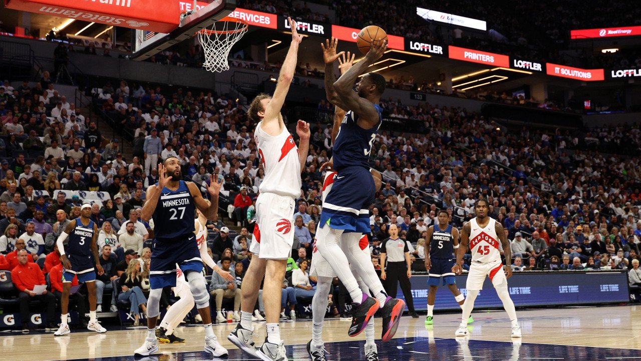 8 Jahre <a href='/de/daten/news/basketball/nba/' class='tag'>NBA</a>! Pöltl ohne Erfolgserlebnis zum Jubiläum