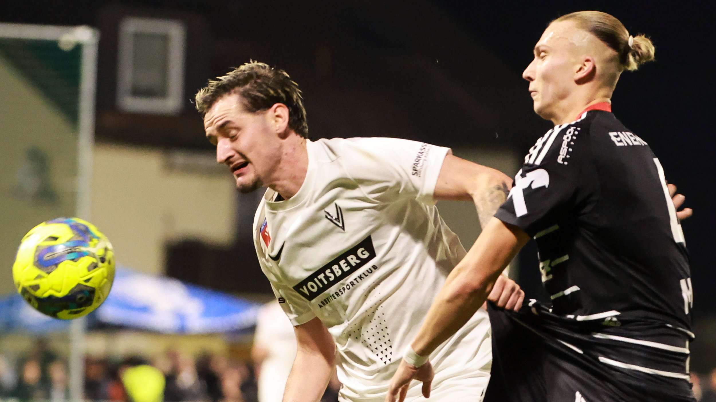 <a href='/de/daten/news/fussball/lask/' class='tag'>LASK</a> dreht Spiel gegen engagierte Voitsberger