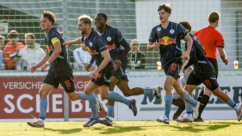 <a href='/de/daten/news/fussball/fc-liefering/' class='tag'>FC Liefering</a> verschießt zwei Elfer - aber gewinnt!