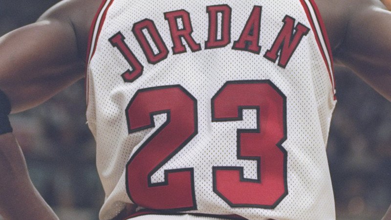 Mehrere Millionen! Michael-Jordan-Trikot versteigert