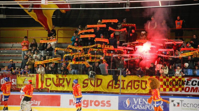 Verzug bei Spielergehältern - Droht ICE-Klub der Ausschluss?