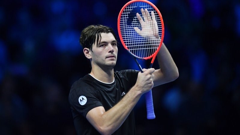 Fritz besiegt Medvedev zum Finals-Auftakt