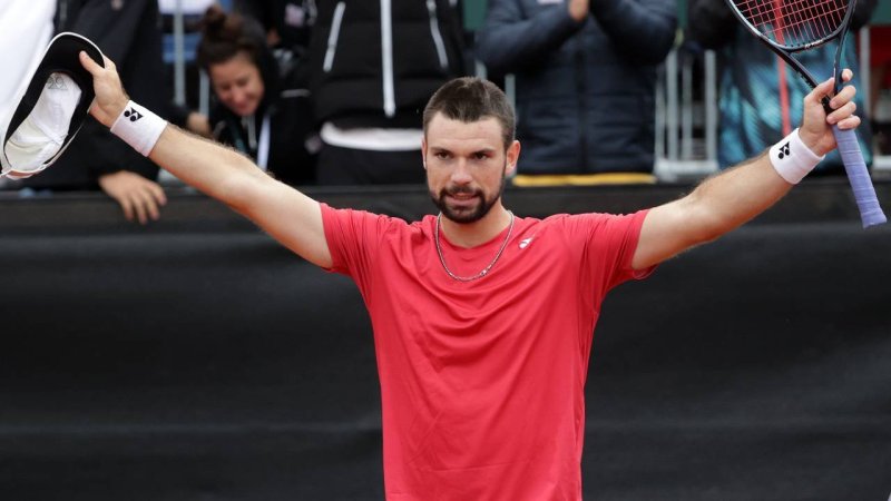 Ausrufezeichen! Rodionov schlägt Turnierfavorit in Kobe