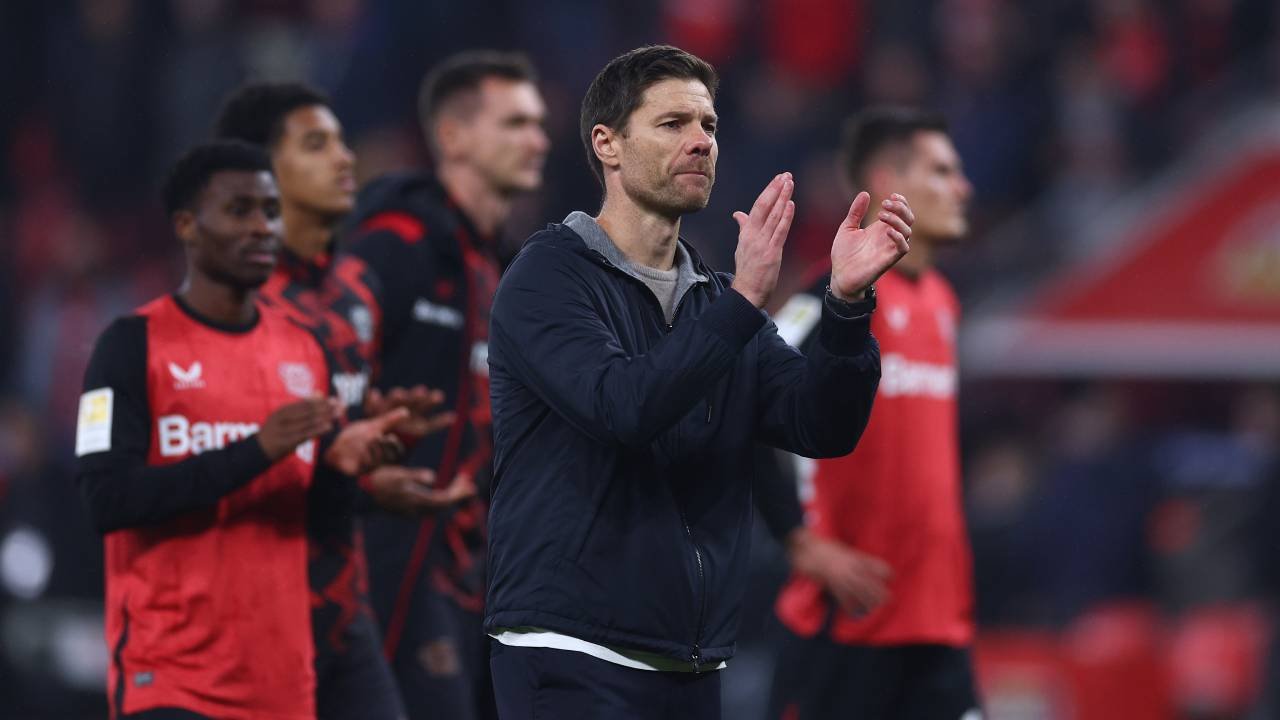 Vor RBS-Duell: Leverkusens "Professor" Alonso heiß begehrt