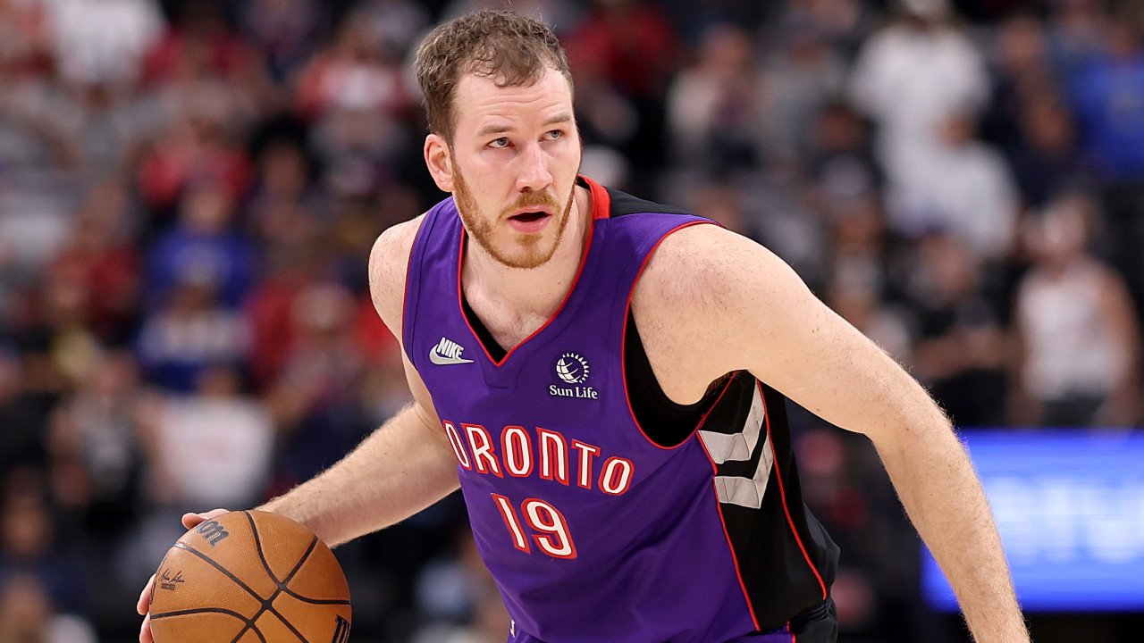 Fünf in Serie! Pöltl lässt wieder ein Double-Double folgen