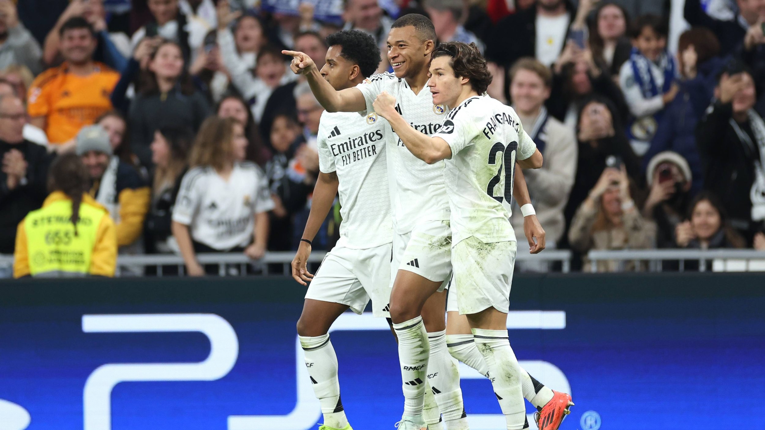 <a href='/de/daten/news/fussball/real-madrid/' class='tag'>Real Madrid</a> kann Barcelona-Patzer ausnutzen