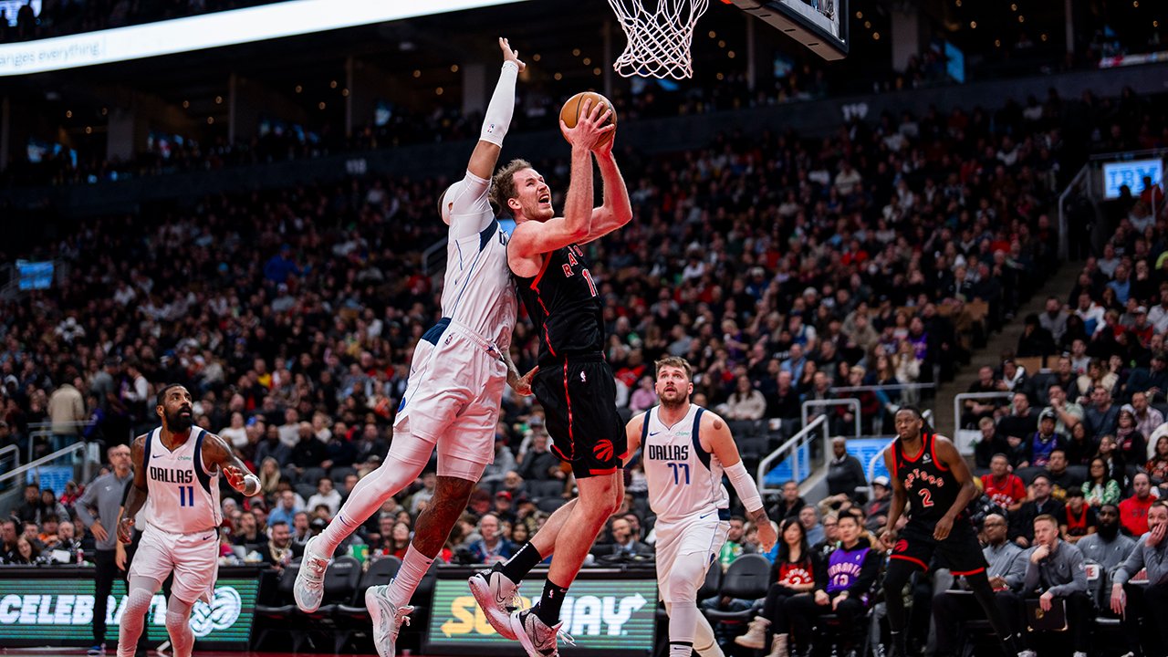 Meilenstein für <a href='/de/daten/news/basketball/jakob-poeltl/' class='tag'>Jakob Pöltl</a> im Toronto-Dress