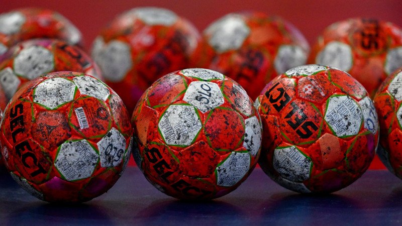 <a href='/de/daten/news/handball/handball/' class='tag'>Handball</a>-EM: Frankreich und Ungarn erreichen Halbfinale