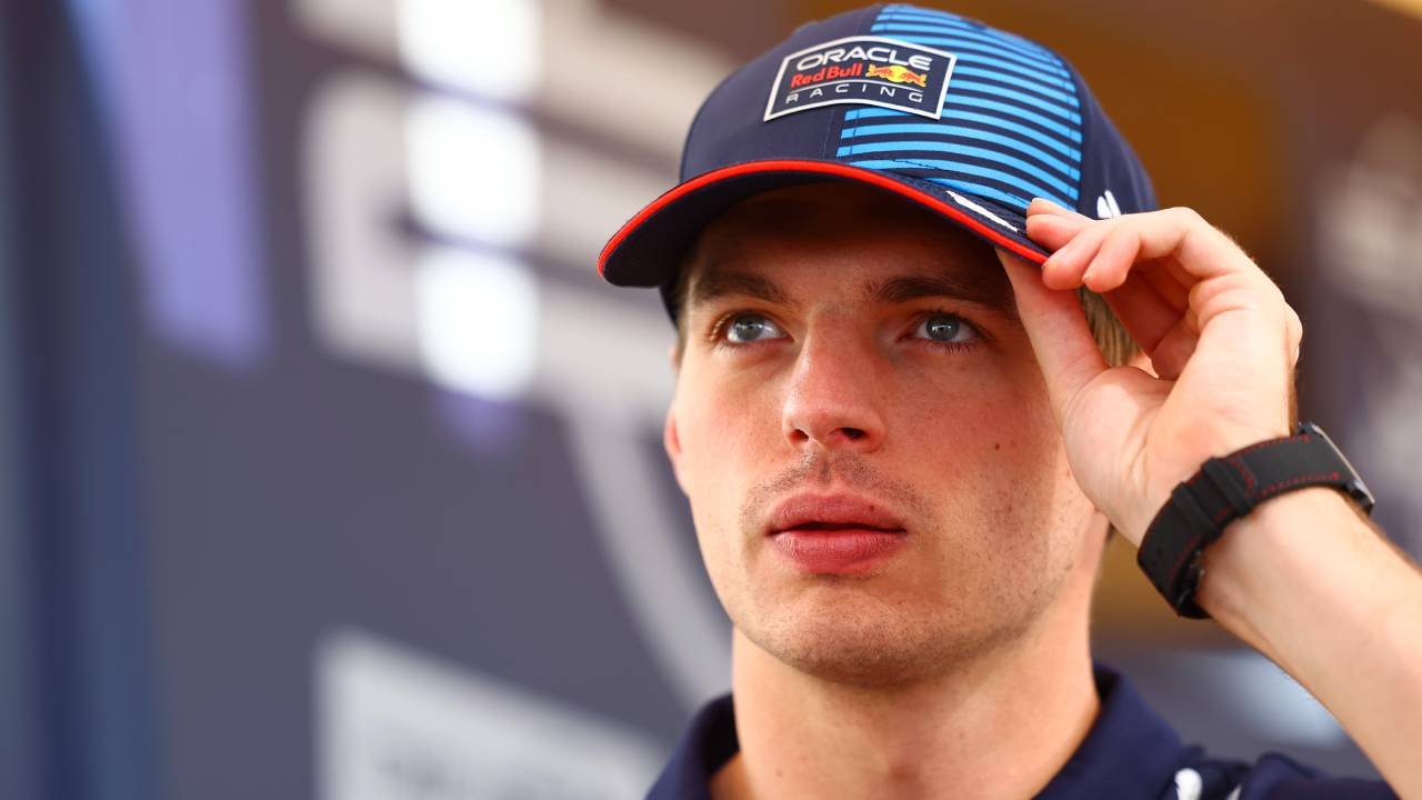 Verstappen arbeitet Strafe für Fluchen in Ruanda ab