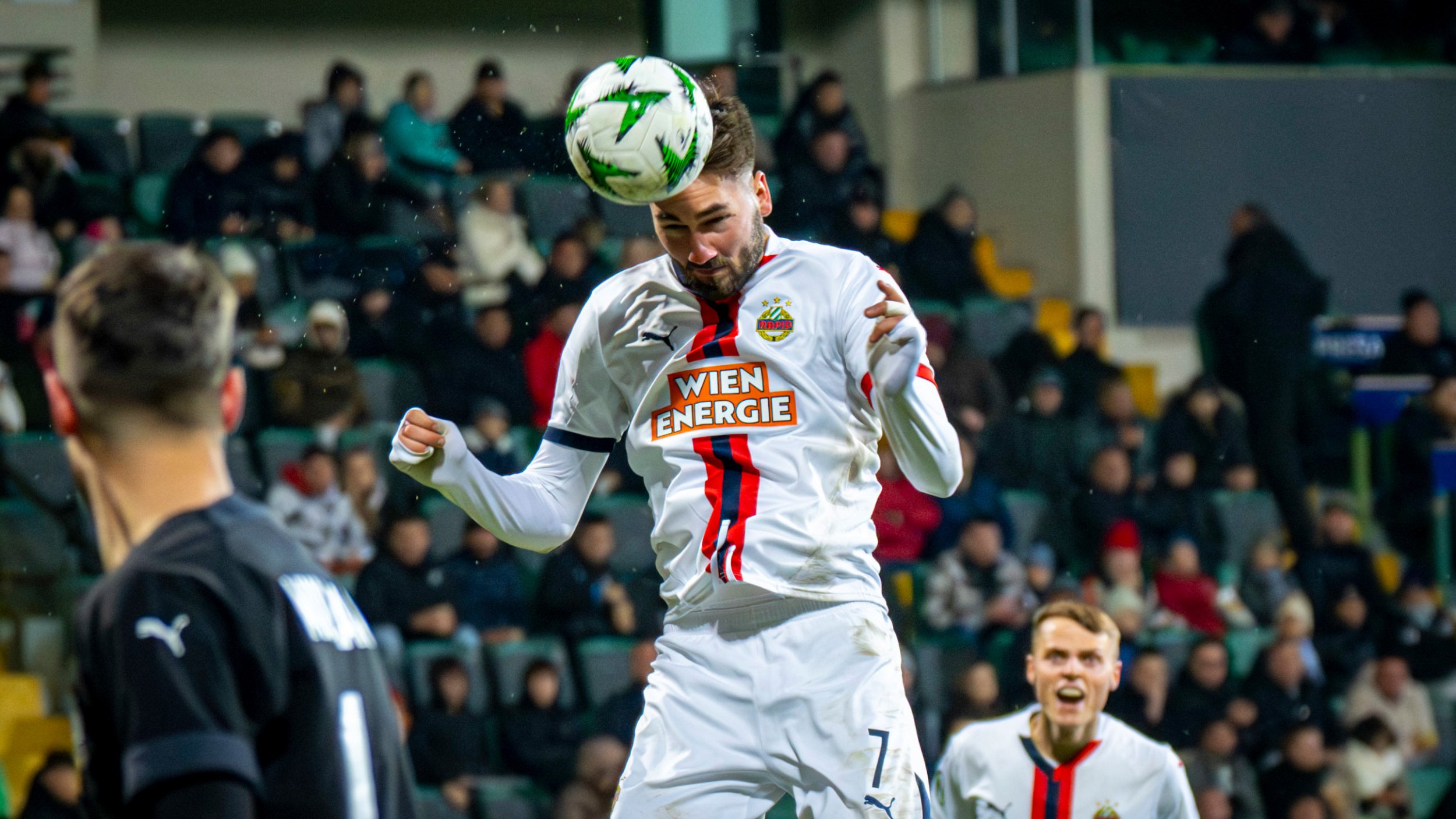 Hier kannst du Rapid gegen Omonia live im TV verfolgen