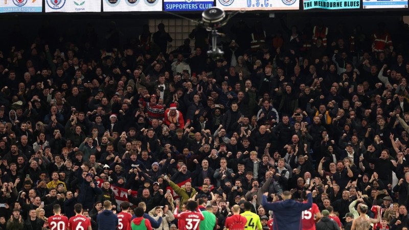 Tragisch: Fan stirbt bei Manchester-Derby im Stadion
