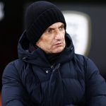 Auf Fan eingeprügelt! PAOK-Trainer fasst Mega-Sperre aus