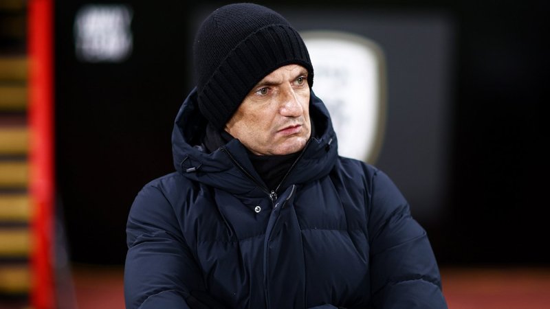 Auf Fan eingeprügelt! PAOK-Trainer fasst Mega-Sperre aus