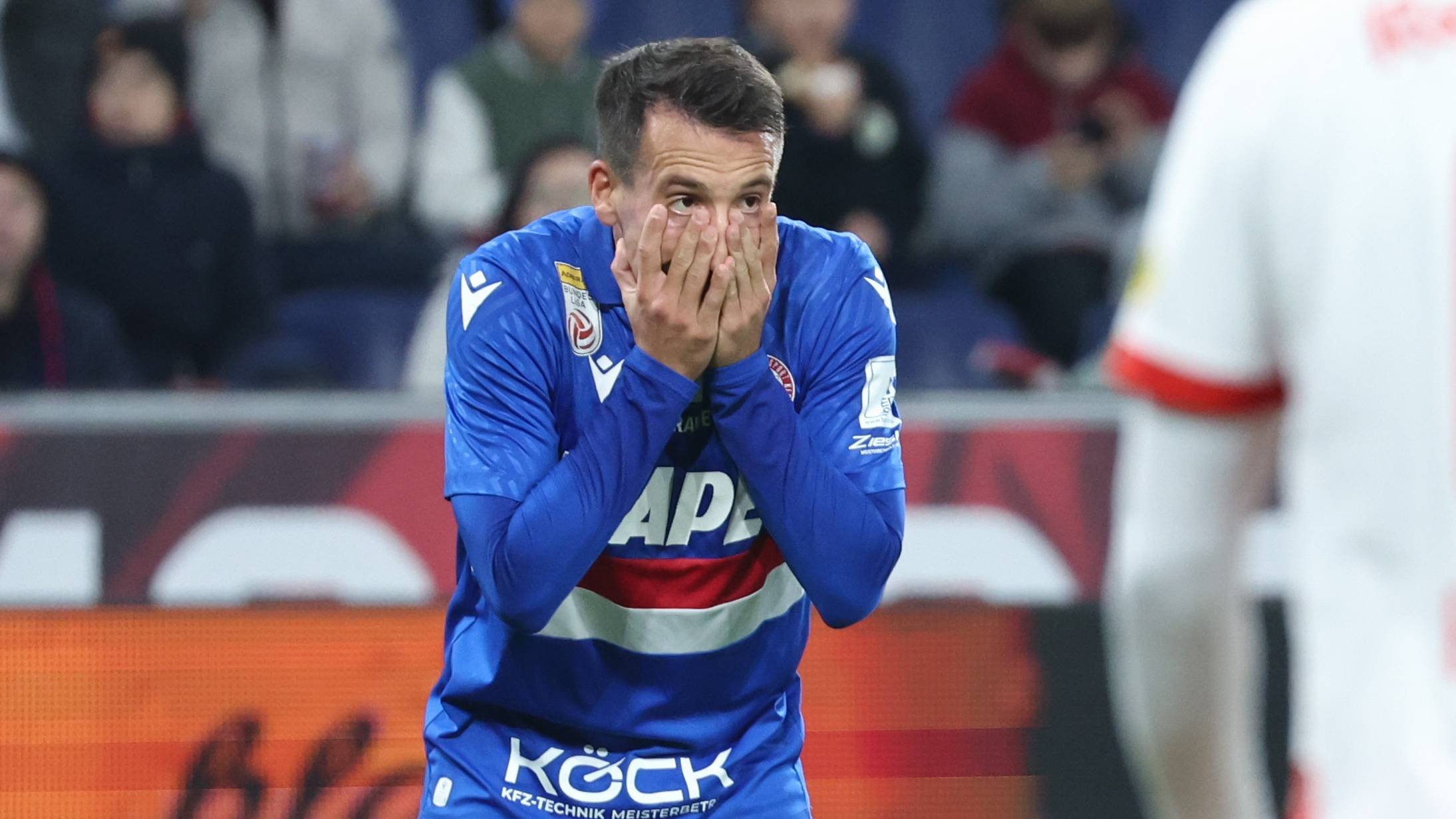 <a href='/de/daten/news/fussball/gak/' class='tag'>GAK</a> trennt sich von Traum-Eigentorschützen