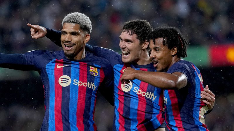 <a href='/de/daten/news/fussball/juventus-turin/' class='tag'>Juventus Turin</a> hat Barca-Verteidiger im Visier