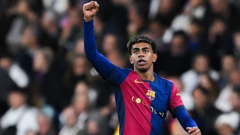 Yamal mit Treuebekenntnis zu Barca: "Der Klub meines Lebens"