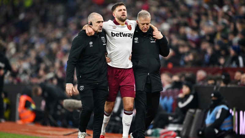 Bitter! DFB-Stürmer fällt lange verletzt aus