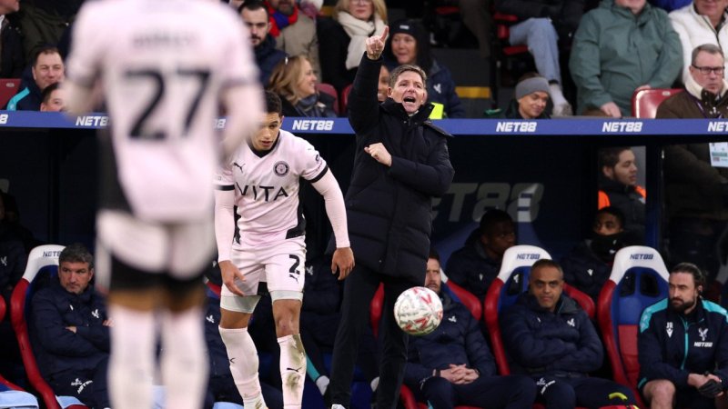 Glasner jubelt über Pflichtsieg - Tottenham entgeht Blamage