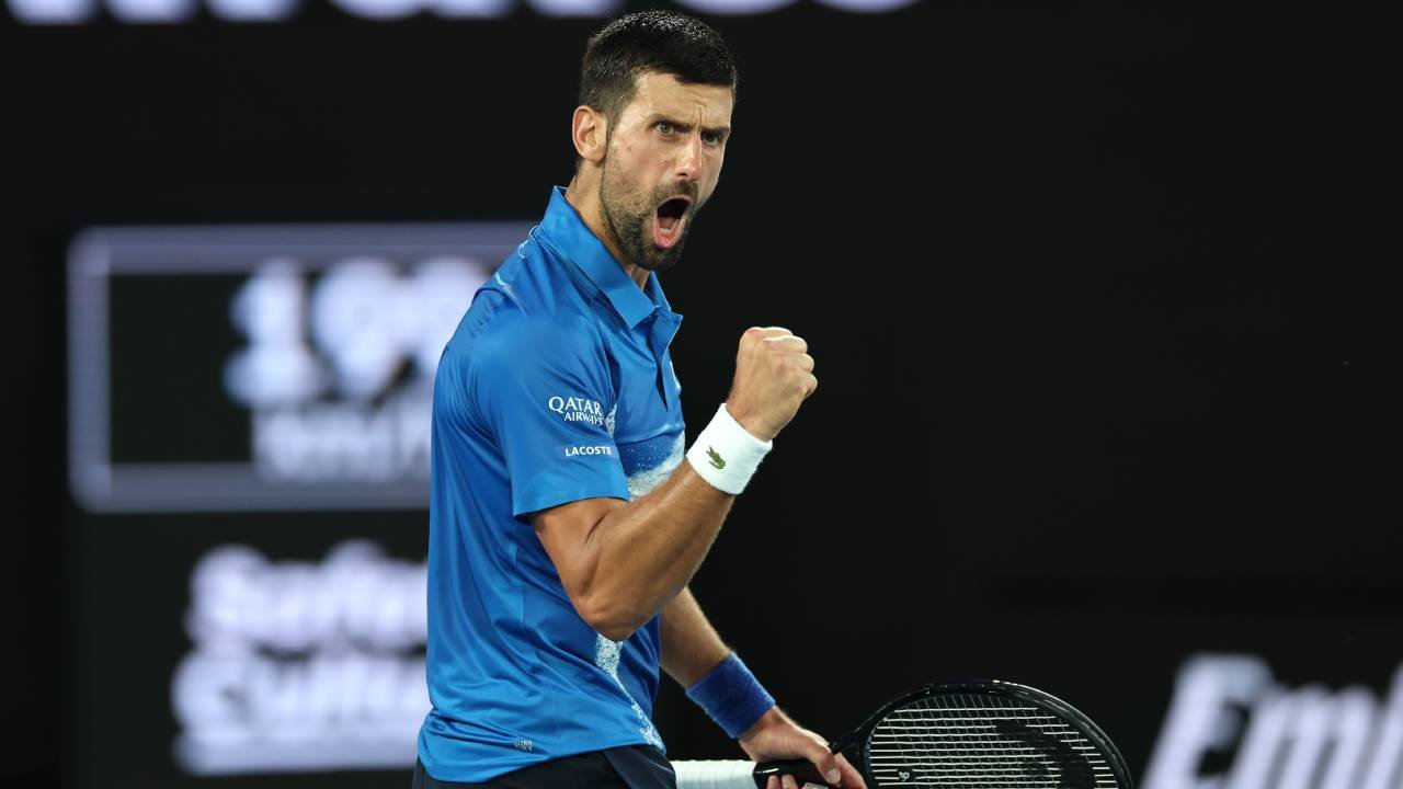 Trotz Fehlstart gegen Underdog: Djokovic in Melbourne weiter