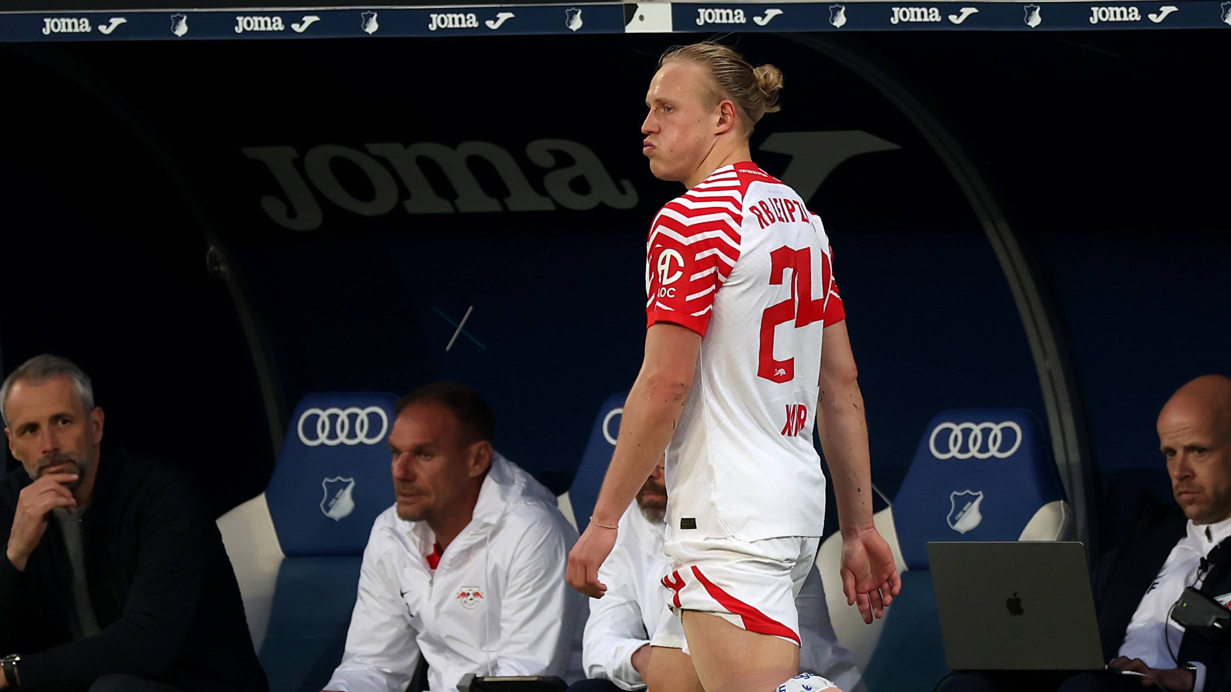 <a href='/de/daten/news/fussball/xaver-schlager/' class='tag'>Xaver Schlager</a> ist erneut verletzt!