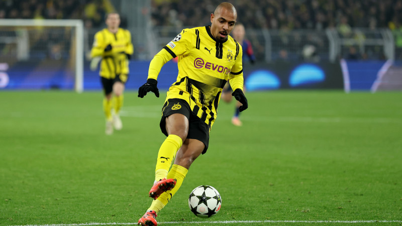 Fix! BVB-Stürmer Malen zieht es auf die Insel