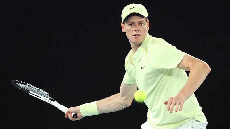 <a href='/de/daten/news/tennis/australian-open/' class='tag'>Australian Open</a>: Sinner marschiert weiter - Fonseca raus