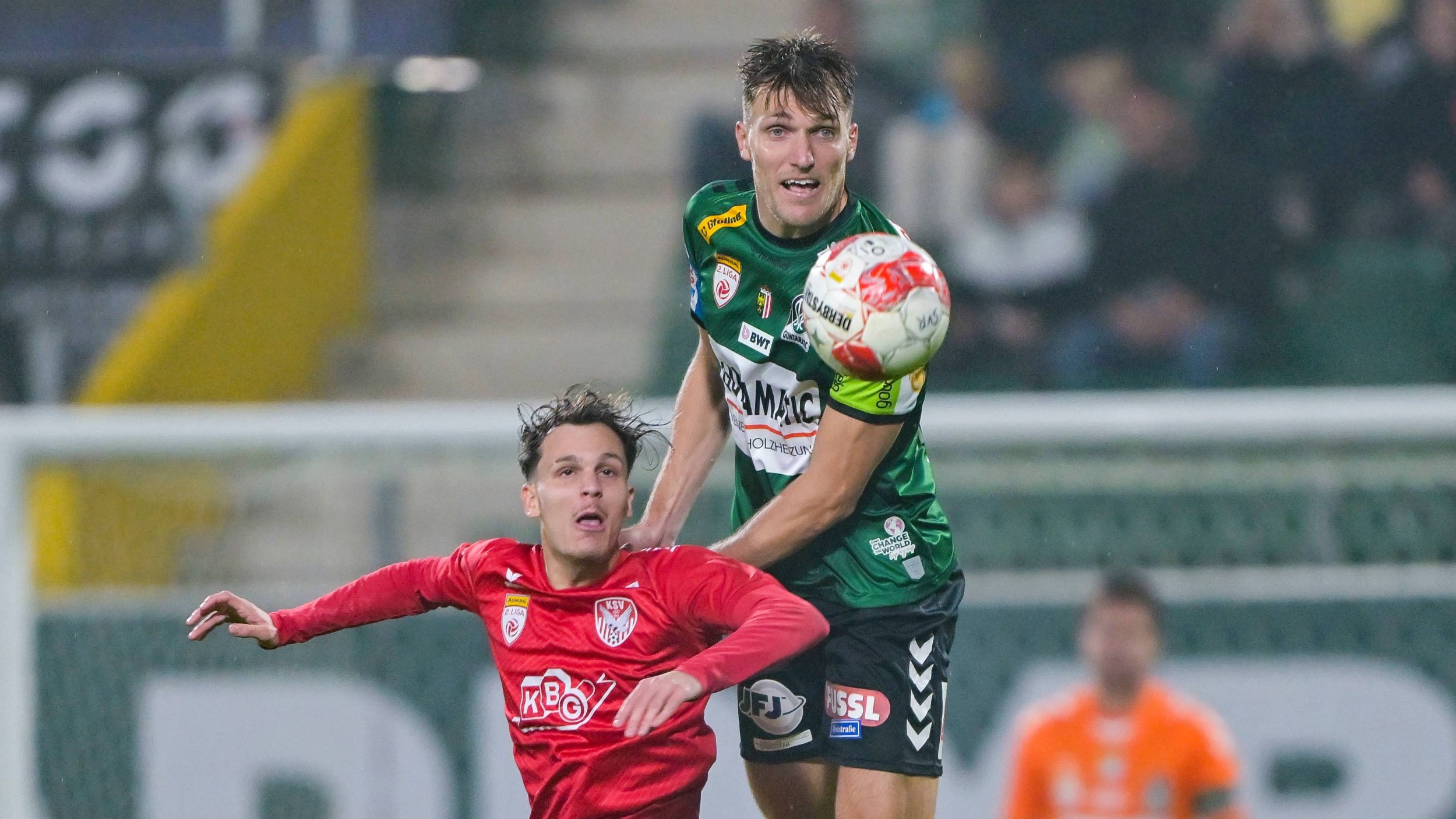 Japaner liefern "großes Angebot" für Ried-Kicker