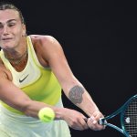 Titelverteidigerin Sabalenka kämpft sich ins Halbfinale
