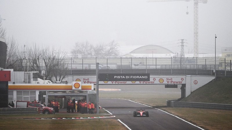 Bilder von Lewis Hamiltons ersten Runden im Ferrari