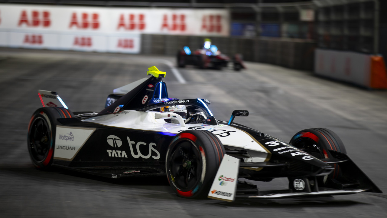Für mehr Spannung: Formel E führt Boxenstopps ein